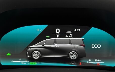 Toyota Alphard, 2025 год, 8 110 000 рублей, 14 фотография