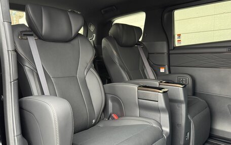 Toyota Alphard, 2025 год, 8 110 000 рублей, 22 фотография