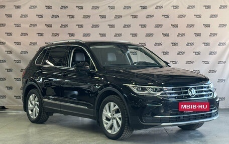 Volkswagen Tiguan II, 2021 год, 2 950 000 рублей, 3 фотография