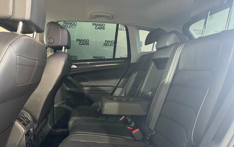 Volkswagen Tiguan II, 2021 год, 2 950 000 рублей, 17 фотография