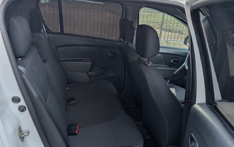 Renault Sandero II рестайлинг, 2015 год, 790 000 рублей, 13 фотография