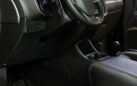 Mitsubishi Outlander III рестайлинг 3, 2013 год, 1 199 000 рублей, 9 фотография