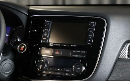 Mitsubishi Outlander III рестайлинг 3, 2013 год, 1 199 000 рублей, 10 фотография