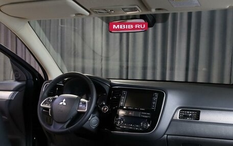 Mitsubishi Outlander III рестайлинг 3, 2013 год, 1 199 000 рублей, 5 фотография