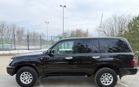 Toyota Land Cruiser 100 рестайлинг 2, 2004 год, 2 050 000 рублей, 4 фотография