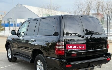 Toyota Land Cruiser 100 рестайлинг 2, 2004 год, 2 050 000 рублей, 5 фотография