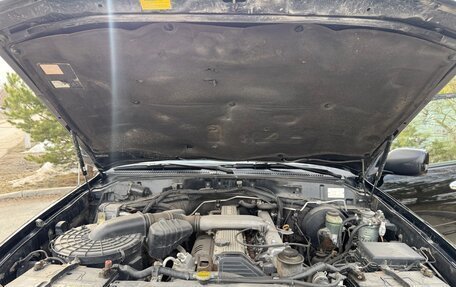 Toyota Land Cruiser 100 рестайлинг 2, 2004 год, 2 050 000 рублей, 18 фотография