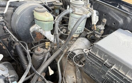 Toyota Land Cruiser 100 рестайлинг 2, 2004 год, 2 050 000 рублей, 16 фотография