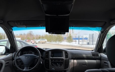 Toyota Land Cruiser 100 рестайлинг 2, 2004 год, 2 050 000 рублей, 26 фотография