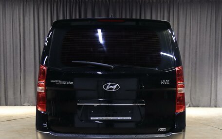 Hyundai Grand Starex Grand Starex I рестайлинг 2, 2014 год, 1 599 000 рублей, 14 фотография