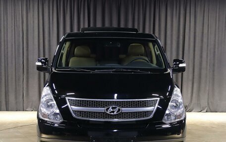 Hyundai Grand Starex Grand Starex I рестайлинг 2, 2014 год, 1 599 000 рублей, 13 фотография