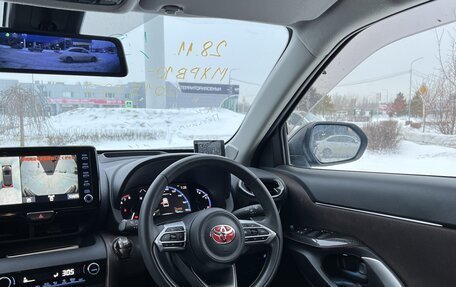 Toyota Yaris Cross, 2023 год, 1 600 000 рублей, 4 фотография