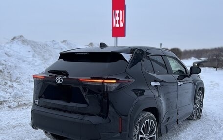 Toyota Yaris Cross, 2023 год, 1 600 000 рублей, 3 фотография