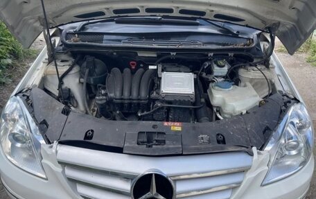 Mercedes-Benz B-Класс, 2010 год, 825 000 рублей, 3 фотография