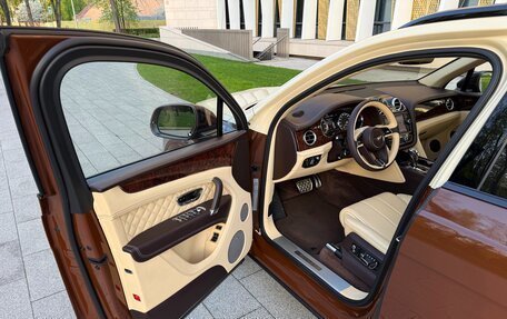 Bentley Bentayga I, 2016 год, 8 499 000 рублей, 10 фотография