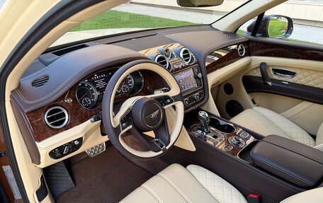 Bentley Bentayga I, 2016 год, 8 499 000 рублей, 11 фотография