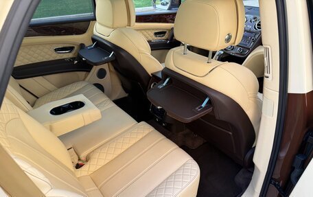 Bentley Bentayga I, 2016 год, 8 499 000 рублей, 17 фотография