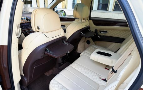 Bentley Bentayga I, 2016 год, 8 499 000 рублей, 15 фотография