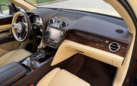 Bentley Bentayga I, 2016 год, 8 499 000 рублей, 21 фотография