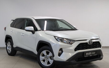 Toyota RAV4, 2021 год, 2 990 000 рублей, 3 фотография