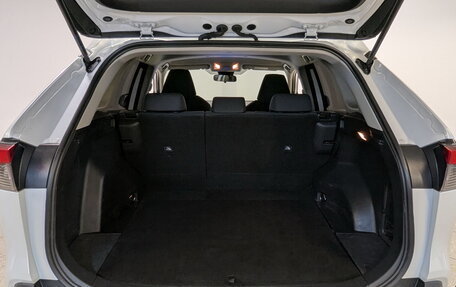 Toyota RAV4, 2021 год, 2 990 000 рублей, 10 фотография