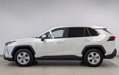 Toyota RAV4, 2021 год, 2 990 000 рублей, 8 фотография