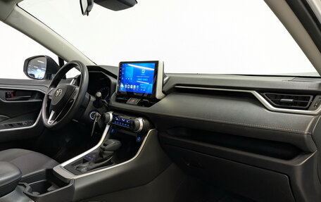 Toyota RAV4, 2021 год, 2 990 000 рублей, 11 фотография