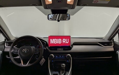 Toyota RAV4, 2021 год, 2 990 000 рублей, 14 фотография