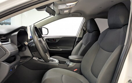 Toyota RAV4, 2021 год, 2 990 000 рублей, 20 фотография