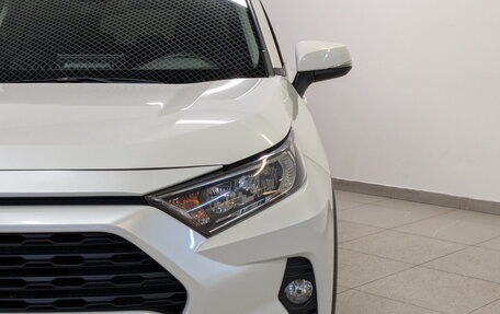 Toyota RAV4, 2021 год, 2 990 000 рублей, 17 фотография