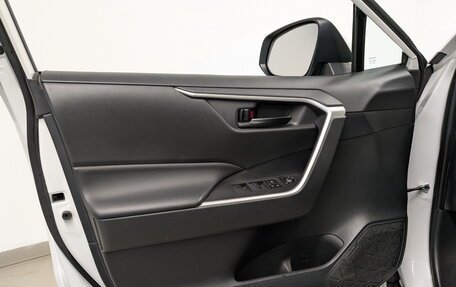 Toyota RAV4, 2021 год, 2 990 000 рублей, 19 фотография