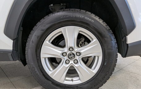 Toyota RAV4, 2021 год, 2 990 000 рублей, 18 фотография