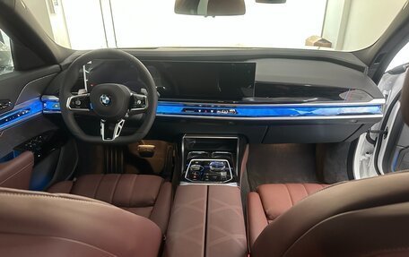 BMW 7 серия, 2025 год, 12 960 000 рублей, 13 фотография