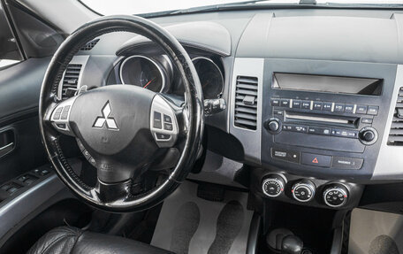 Mitsubishi Outlander III рестайлинг 3, 2009 год, 1 199 000 рублей, 19 фотография