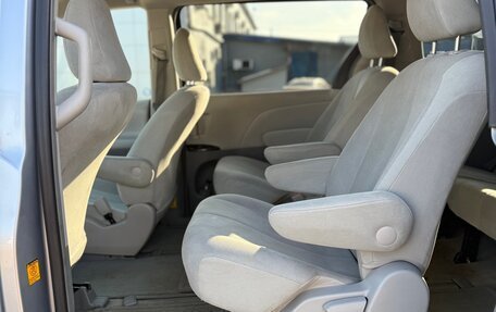 Toyota Sienna III, 2012 год, 2 275 000 рублей, 15 фотография