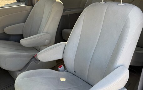 Toyota Sienna III, 2012 год, 2 275 000 рублей, 16 фотография