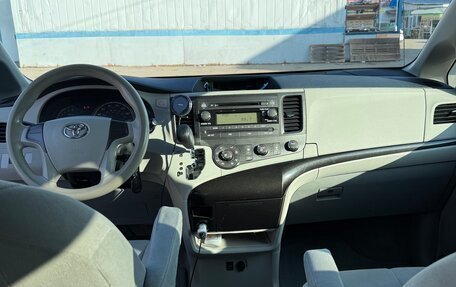 Toyota Sienna III, 2012 год, 2 275 000 рублей, 19 фотография