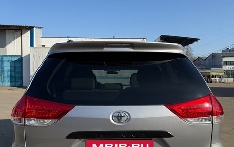 Toyota Sienna III, 2012 год, 2 275 000 рублей, 6 фотография