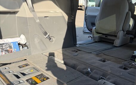 Toyota Sienna III, 2012 год, 2 275 000 рублей, 30 фотография