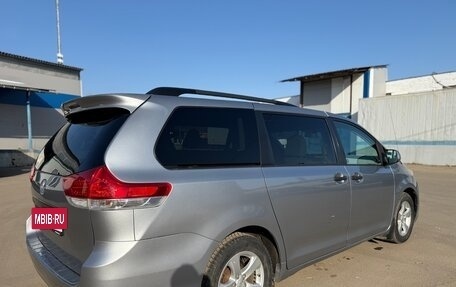 Toyota Sienna III, 2012 год, 2 275 000 рублей, 8 фотография