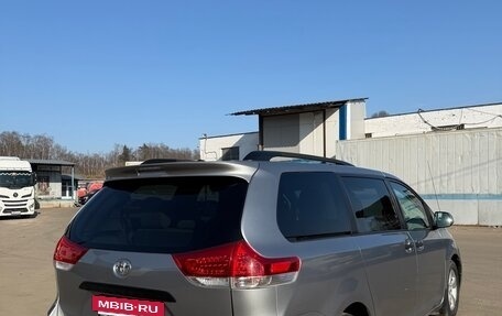 Toyota Sienna III, 2012 год, 2 275 000 рублей, 7 фотография