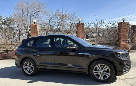 Volkswagen Touareg III, 2018 год, 4 900 000 рублей, 3 фотография