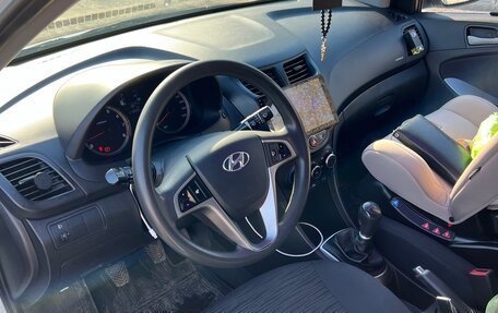 Hyundai Solaris II рестайлинг, 2014 год, 800 000 рублей, 5 фотография