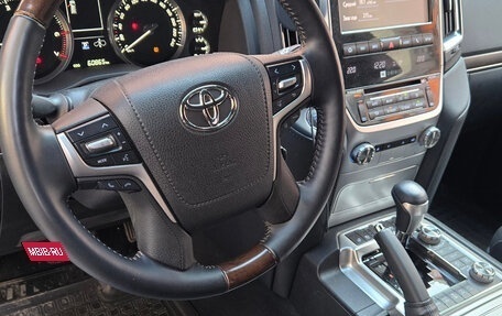 Toyota Land Cruiser 200, 2020 год, 10 800 000 рублей, 6 фотография