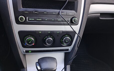 Skoda Octavia, 2011 год, 610 000 рублей, 24 фотография