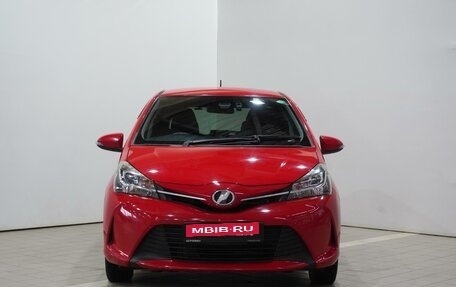 Toyota Vitz, 2016 год, 915 000 рублей, 2 фотография