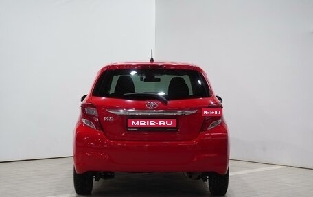 Toyota Vitz, 2016 год, 915 000 рублей, 4 фотография