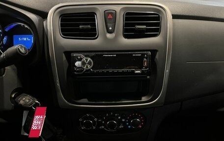 Renault Logan II, 2018 год, 1 220 000 рублей, 13 фотография