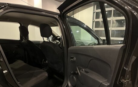 Renault Logan II, 2018 год, 1 220 000 рублей, 17 фотография