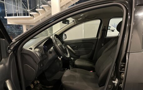 Renault Logan II, 2018 год, 1 220 000 рублей, 16 фотография